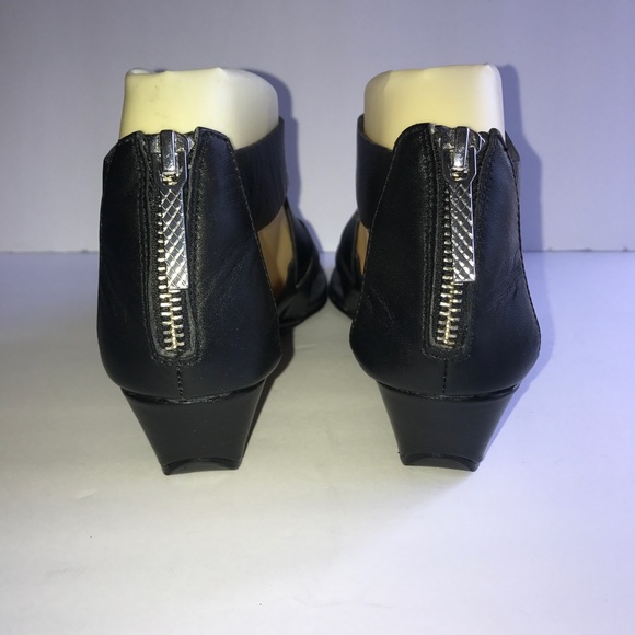 Donald J Pliner black wedge sandals - zip back 7M - Picture 5 of 9